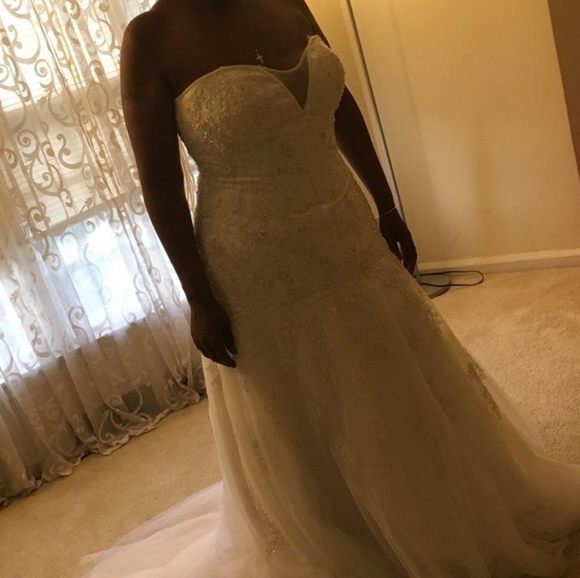 Wedding Gown - Picture 2 of 3